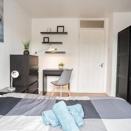 Olympic Apartment - Stratford Лондон Экстерьер фото