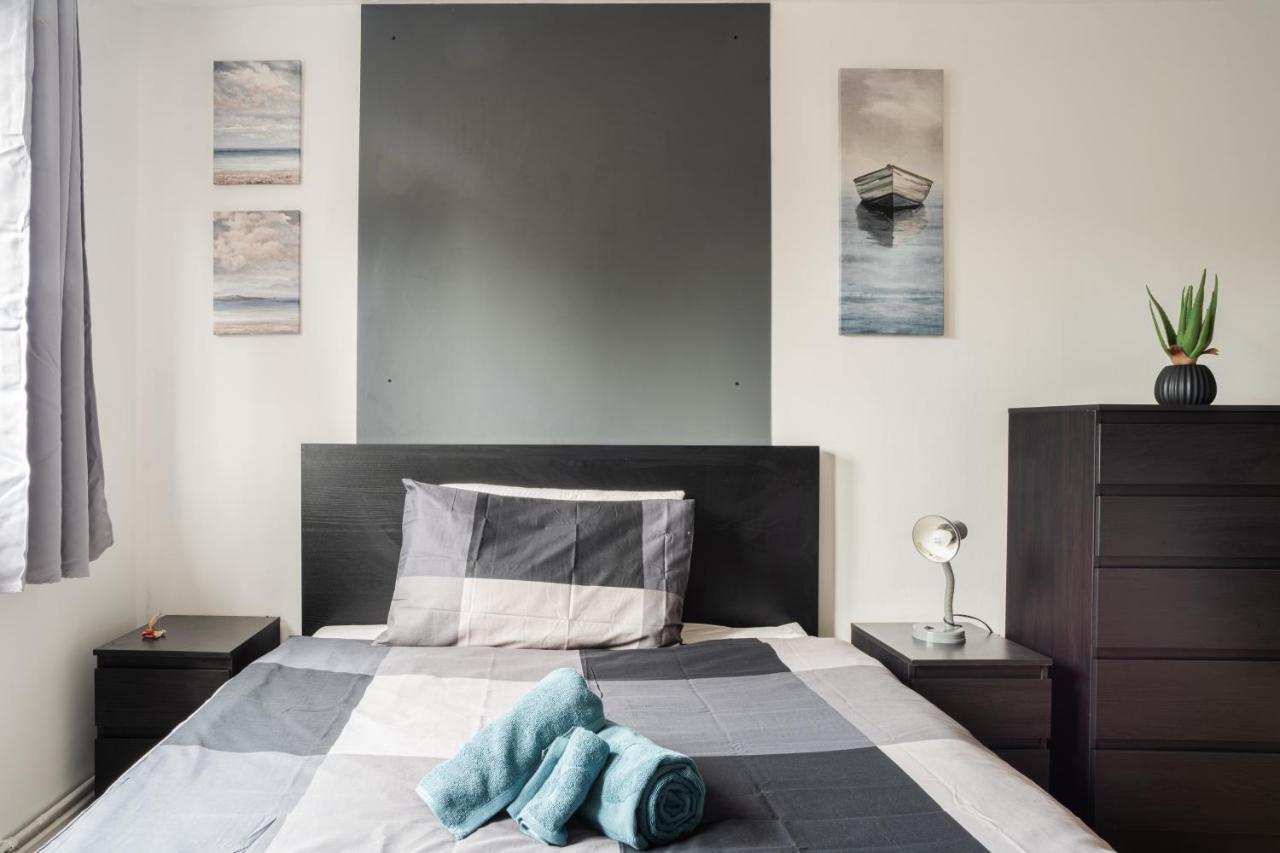 Olympic Apartment - Stratford Лондон Экстерьер фото